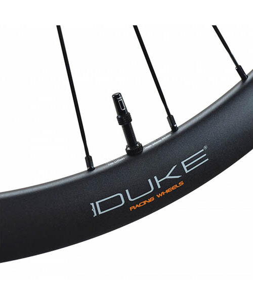 Llanta Ruta DUKE Road Runner 700c 30mm