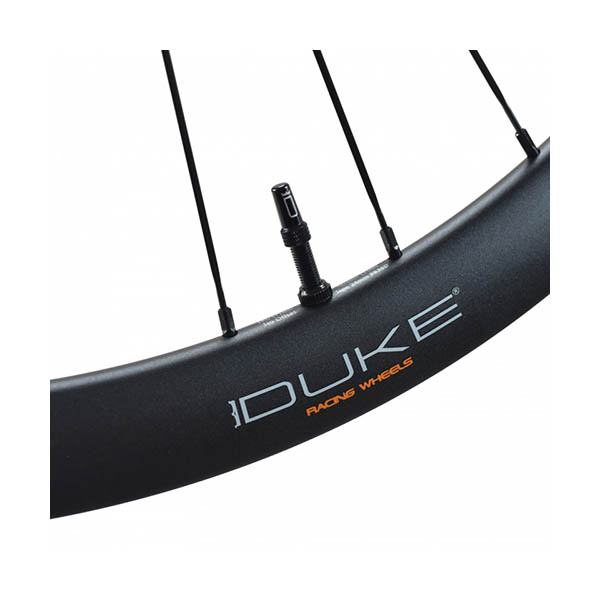 Llanta Ruta DUKE Road Runner 700c 30mm